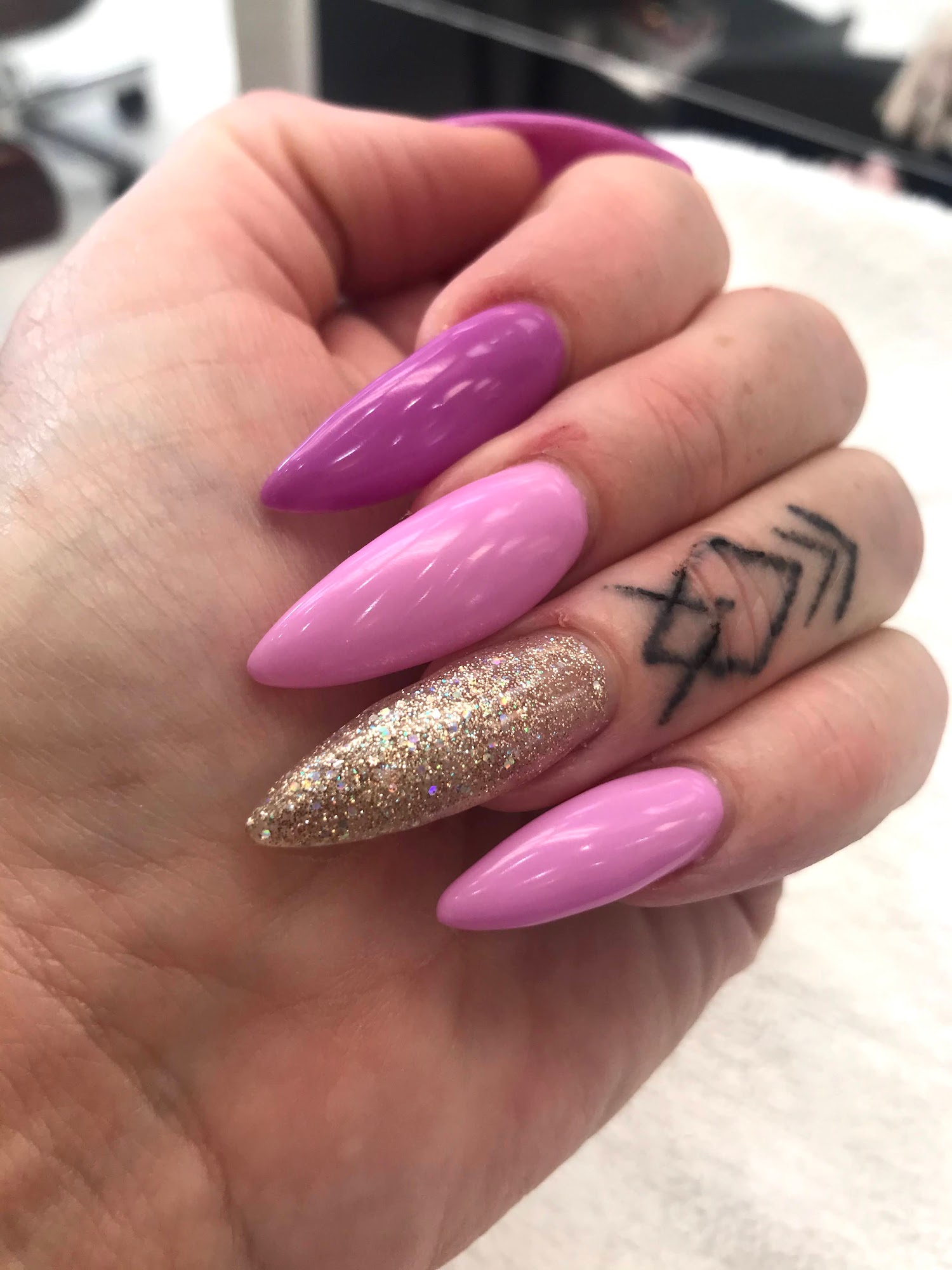 Pink and purple gel nails with gold glitter accent, Queen Nails Bar, Woodbridge, Vaughan